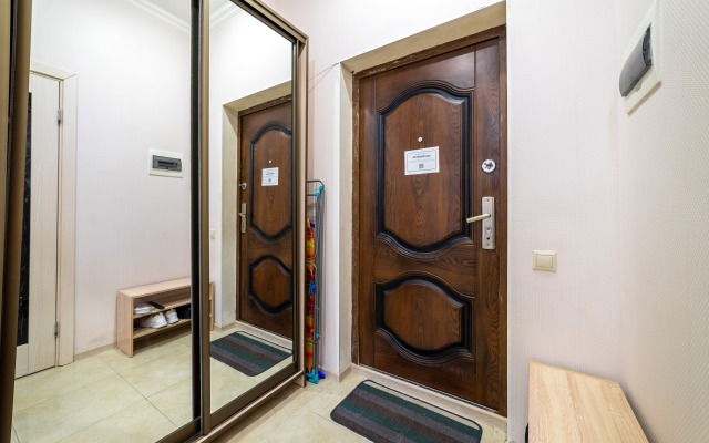 S avtorskim remontom ryadom s Del'finariyem Flat