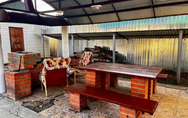 Частный дом двухэтажный на 1-й Лесной улице 1А