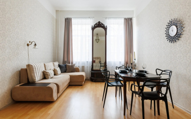 Vidovye na Bolshoy Konyushennoy Apartments