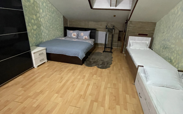 Квартира в центре, в красивом кукольном домике