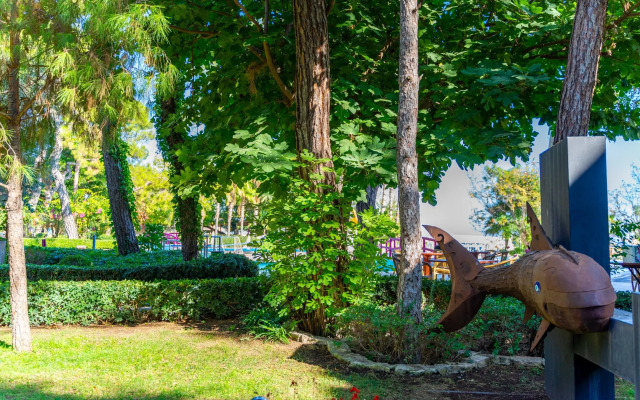 Курортный отель Ulusoy Kemer Holiday Club