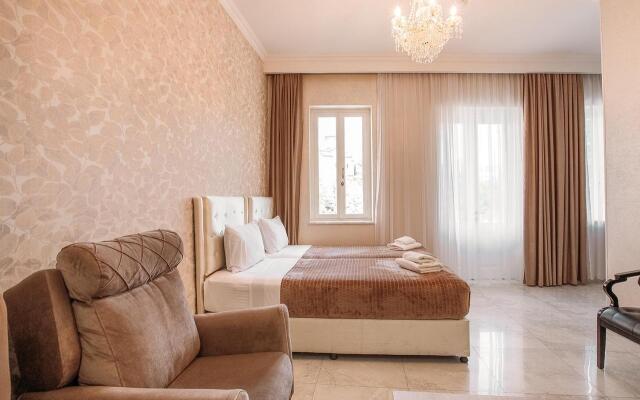 Aivani Hotel