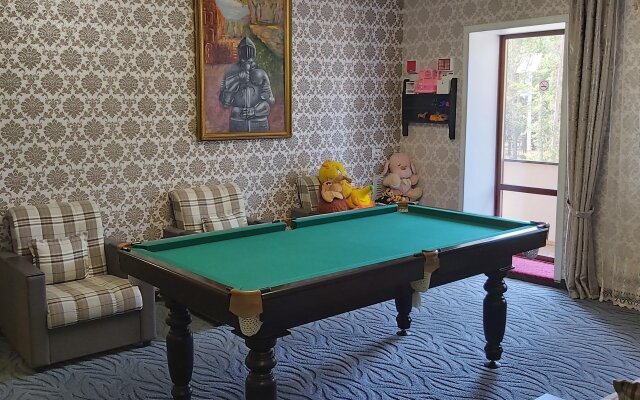 Отель Корона