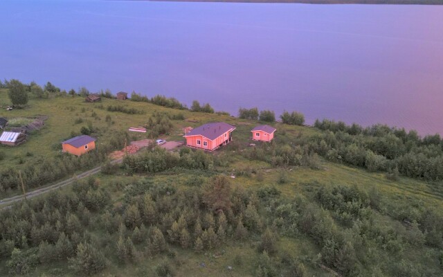 Дом Для Отпуска на Берегу Озера Маслозеро