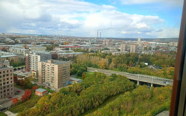 Studiya na Bolshevistskoy s vidom na gorod Flat