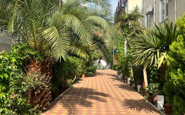 L' Etual Guest House