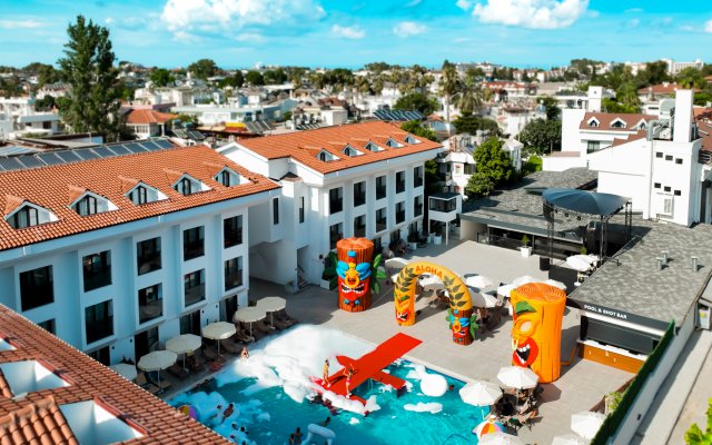 Saint Star Kemer - Adult Only +16
