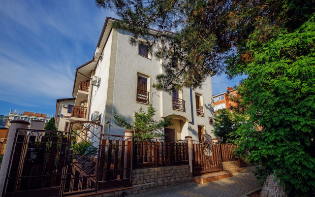 Loris Guest House