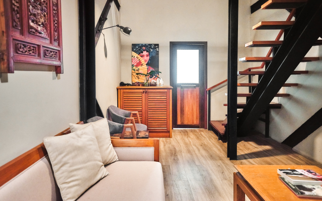 Prince Theatre Heritage Stay Hostel - Silom