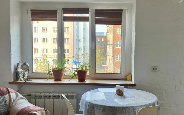 V 5 Minutakh Ot Volzhskoy Naberezhnoy Flat
