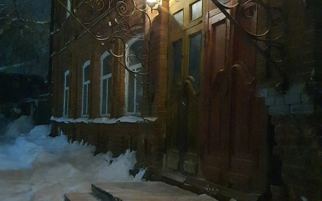 V starinnom osobnyake Revolyutsioner Ikonnikov Flat