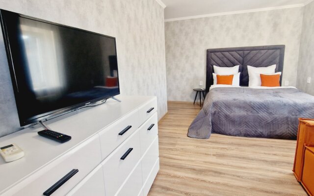 Dvuhkomnatnye v Centre, CHernyahovskogo 20, Kolibri#20 Apartments