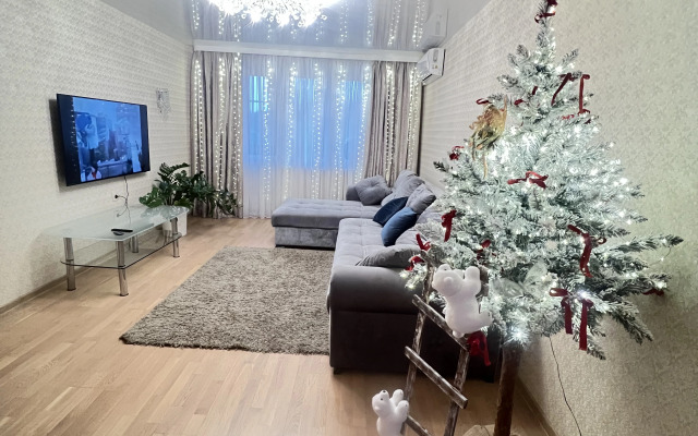 Квартира Большая 4-х комнатная квартира недалеко от центра