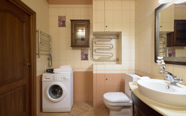 Yevrodvukhkomnatnaya Na 5 Gostey Modernaflats Sofiyskaya Flat