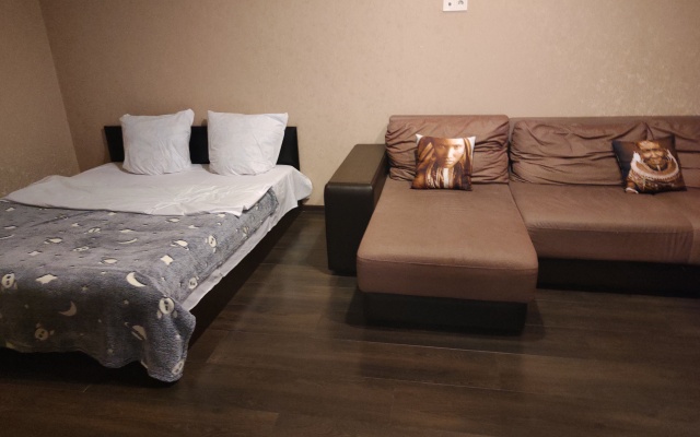 Апартаменты День & Ночь на Моисеева 10