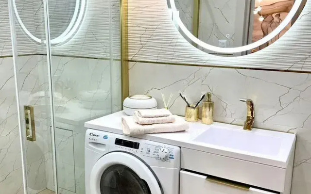 Zhemchuzhina C Pryamym Vidom Na Mope Flat