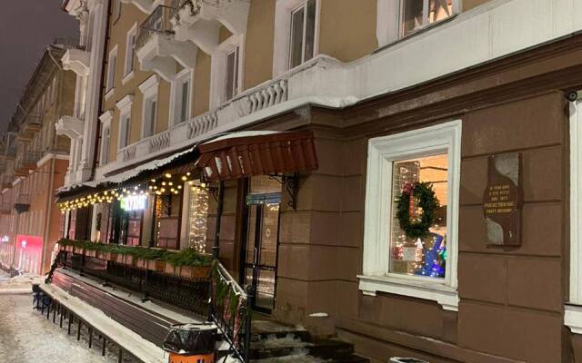 Апартаменты трехкомнатные рядом с набережной