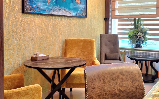 Mirazh Hotel
