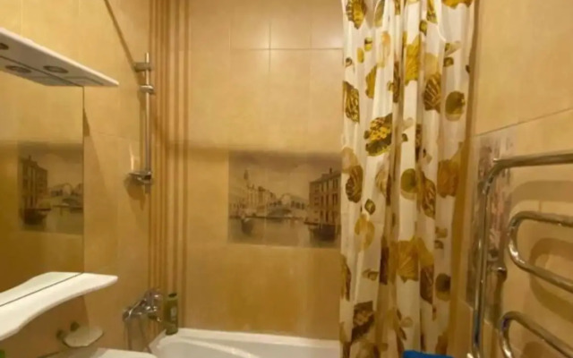 Na Ulitse Kharitonova 3 Flat