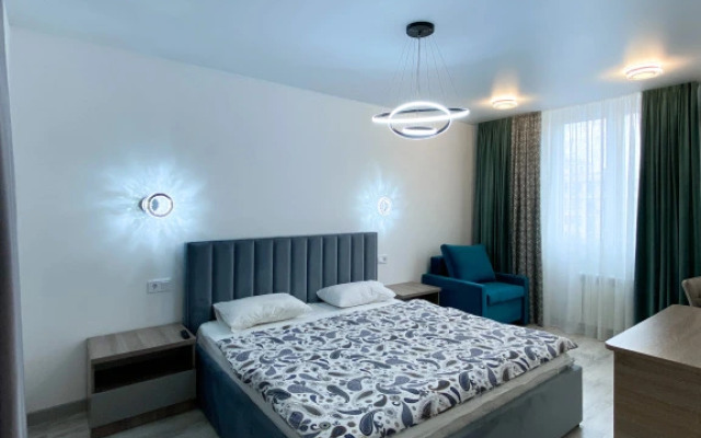 Апартаменты с кроватью 180 см и балконом, с 14 по 17 этаж