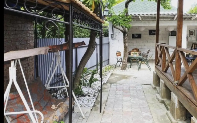 Ekokhaus Chegem Guest House