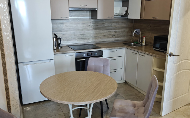 Uyutnaya Vidovaya Yevrodvushka Flat