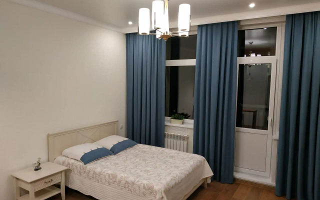 Aprel' V tsentre goroda Flat
