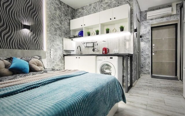 Guru c Laundzh Zonoj na Balkone Flat