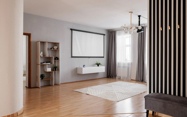 3-komn S Proyektorom Sunvilles Flat
