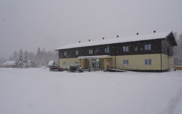 Отель Базовый Лагерь Снежный Поток