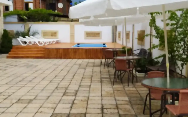 Golden City Hotel