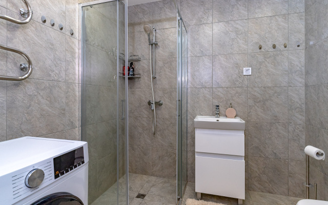 Komfortnaya Kvartira vozle Metro Apartments