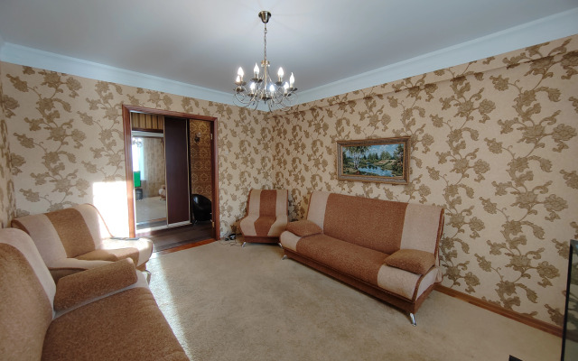 Квартира Большая Двухкомнатная Сталинка на Проспекте Ленина