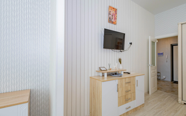 Апартаменты новые и комфортные возле красивого озера