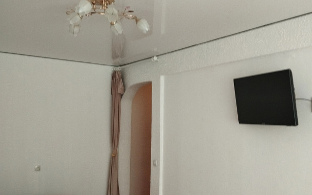 Tryokhmestnaya. Tsentr. Svetlaya. Teplaya. Balkon Flat
