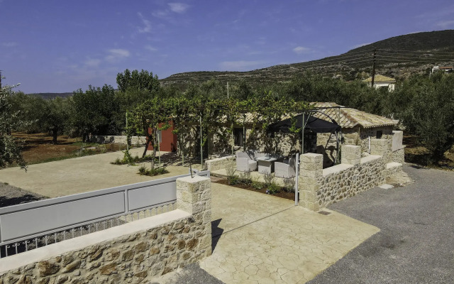 Olive Grove by the Sea Kardamyli Private house
