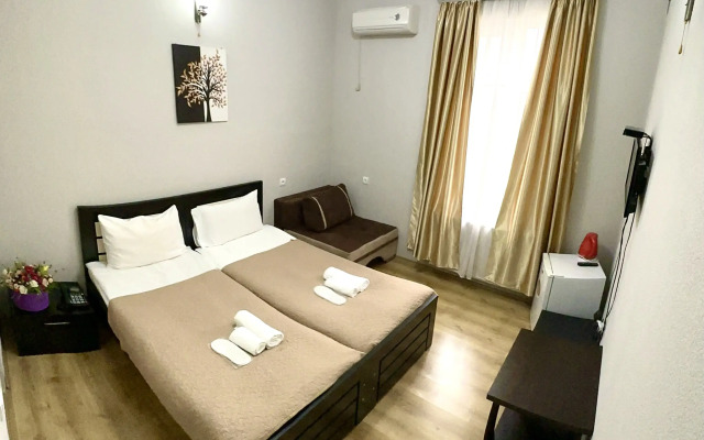 Qeroli old town Hotel