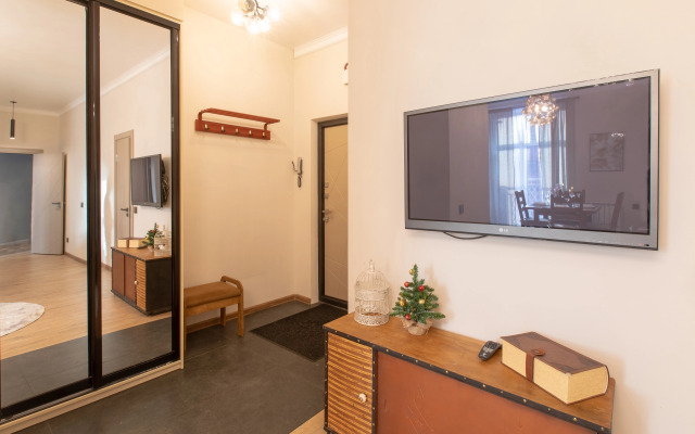 Family s detskoj komnatoj v ZHK Dinastiya Flat