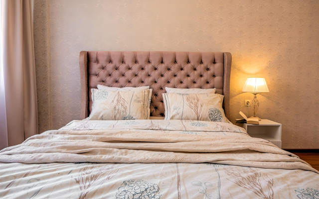 V Tsentre Goroda S Vidom Na Park Apartment