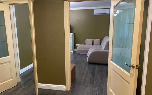 Квартира с дизайнерским ремонтом рядом с аквапарком ЛетоЛето