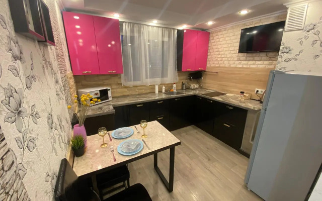 Апартаменты с 1 комнатой с новым ремонтом (КВАРТИРА51)