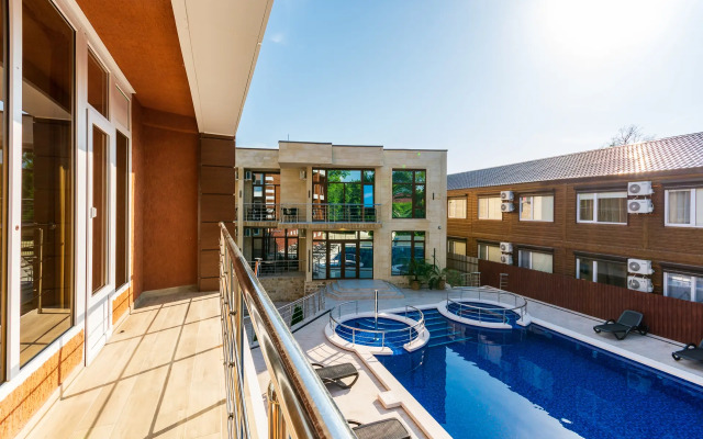 Gold Monte Hotel