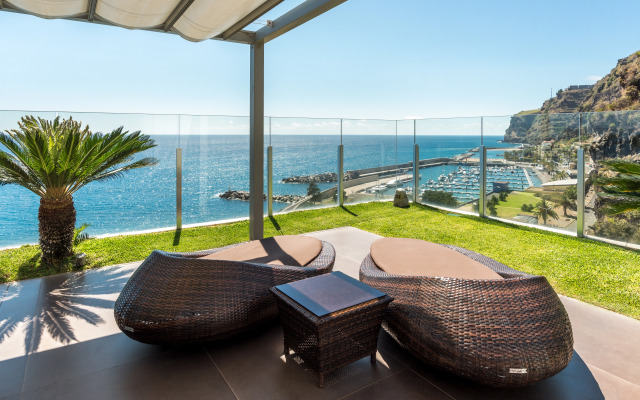 Saccharum Resort
