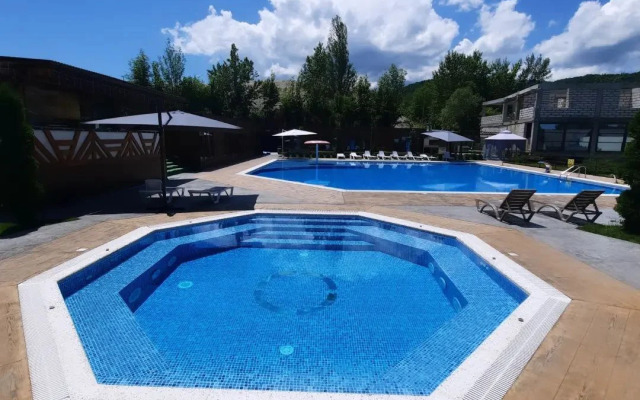 Hotel Ashkhadakh