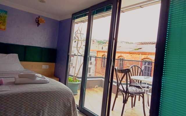 Loren Hotel & Suites
