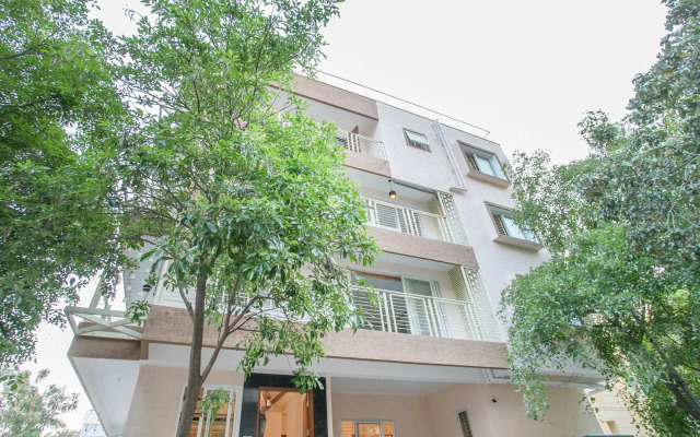 Отель Dollars Nest