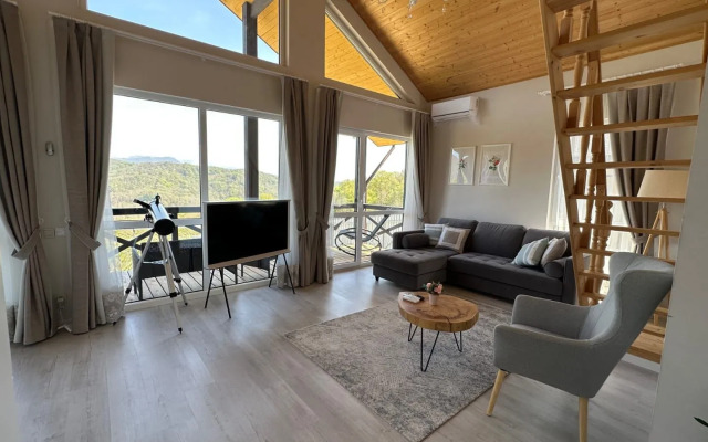 S Panoramnym Vidom Na Gory Private House