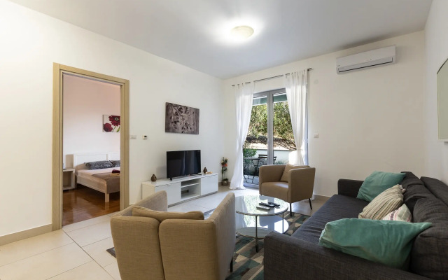 Gorgeous Morinj Resort Apartments