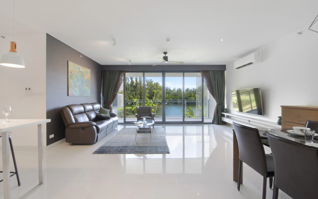 Апартаменты Три спальни с видом на море и озеро