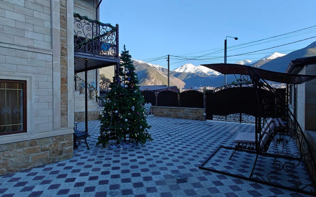 Отель Golden House